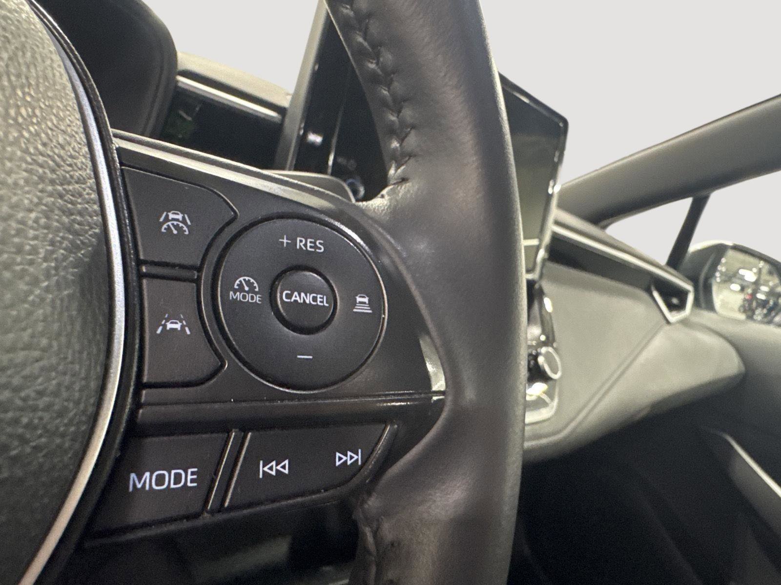 Used 2024 Toyota Corolla SE FWD image 15