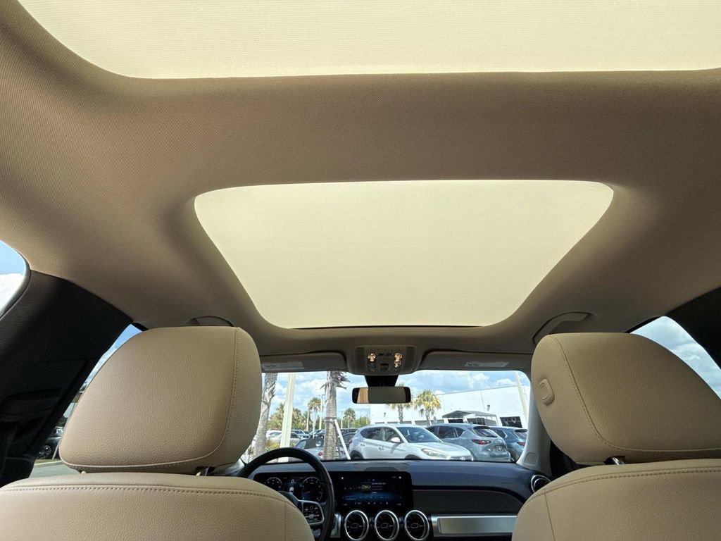 Used 2022 Mercedes-Benz GLB 250 image 22