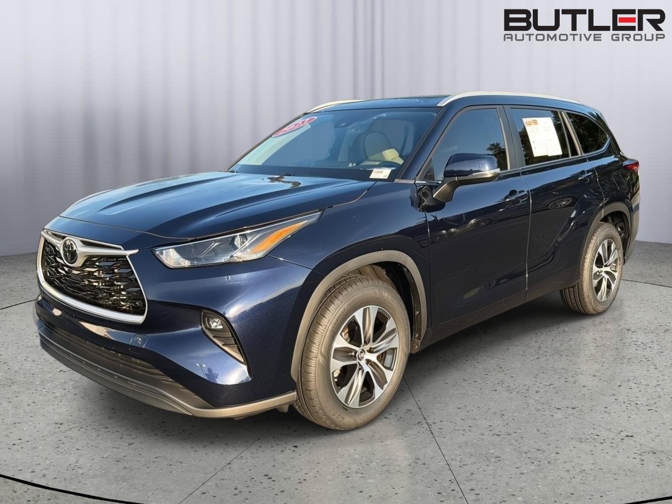 Used 2023 Toyota Highlander XLE