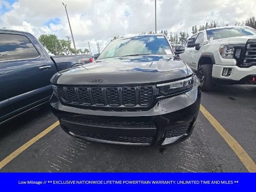 Used 2023 Jeep Grand Cherokee L Laredo RWD image 3