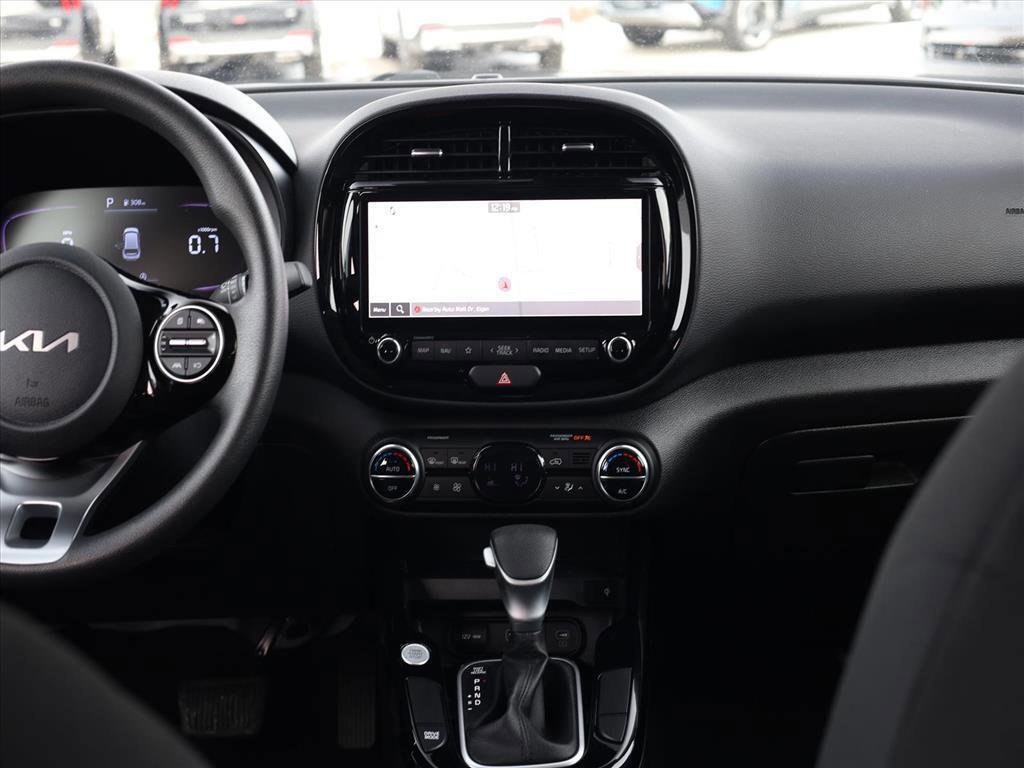 Used 2023 Kia Soul S image 11