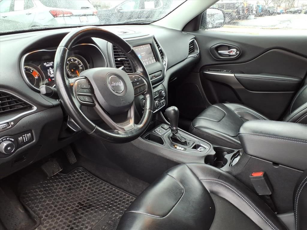 Used 2020 Jeep Cherokee Latitude Plus w/ Cold Weather Group image 9