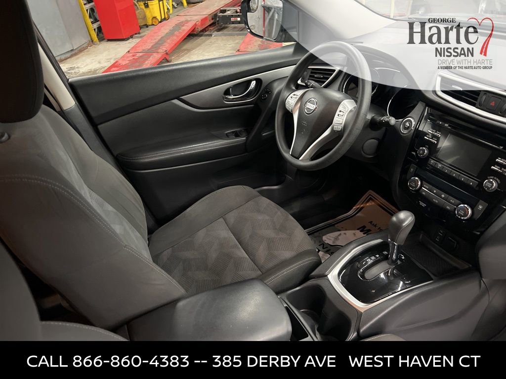 Used 2016 Nissan Rogue SV image 42