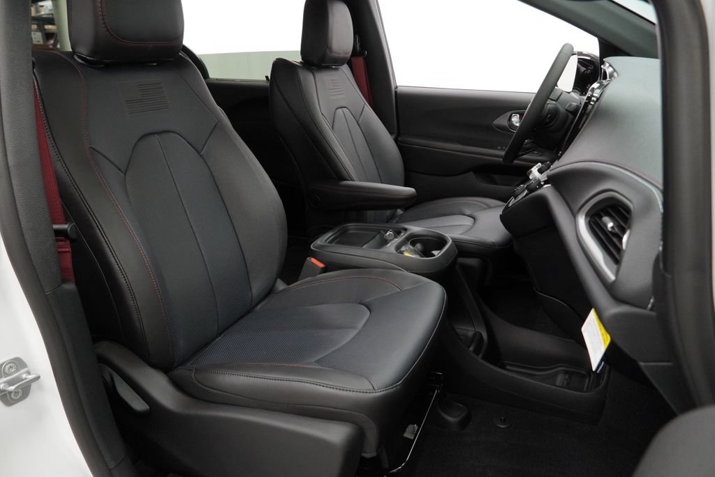 New 2027 Chrysler Pacifica Select AWD/4WD image 34