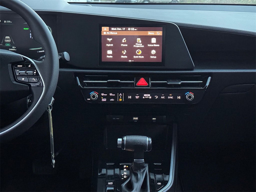 Used 2023 Kia Niro LX image 17