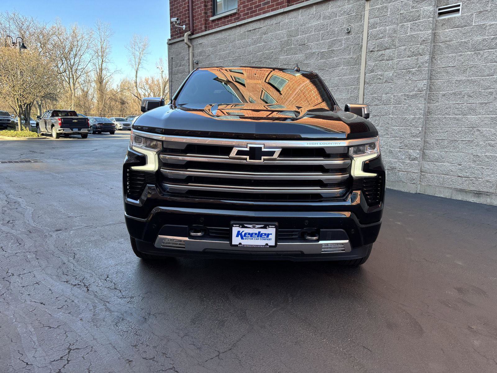 Used 2022 Chevrolet Silverado 1500 High Country w/ High Country Premium Package AWD/4WD image 5