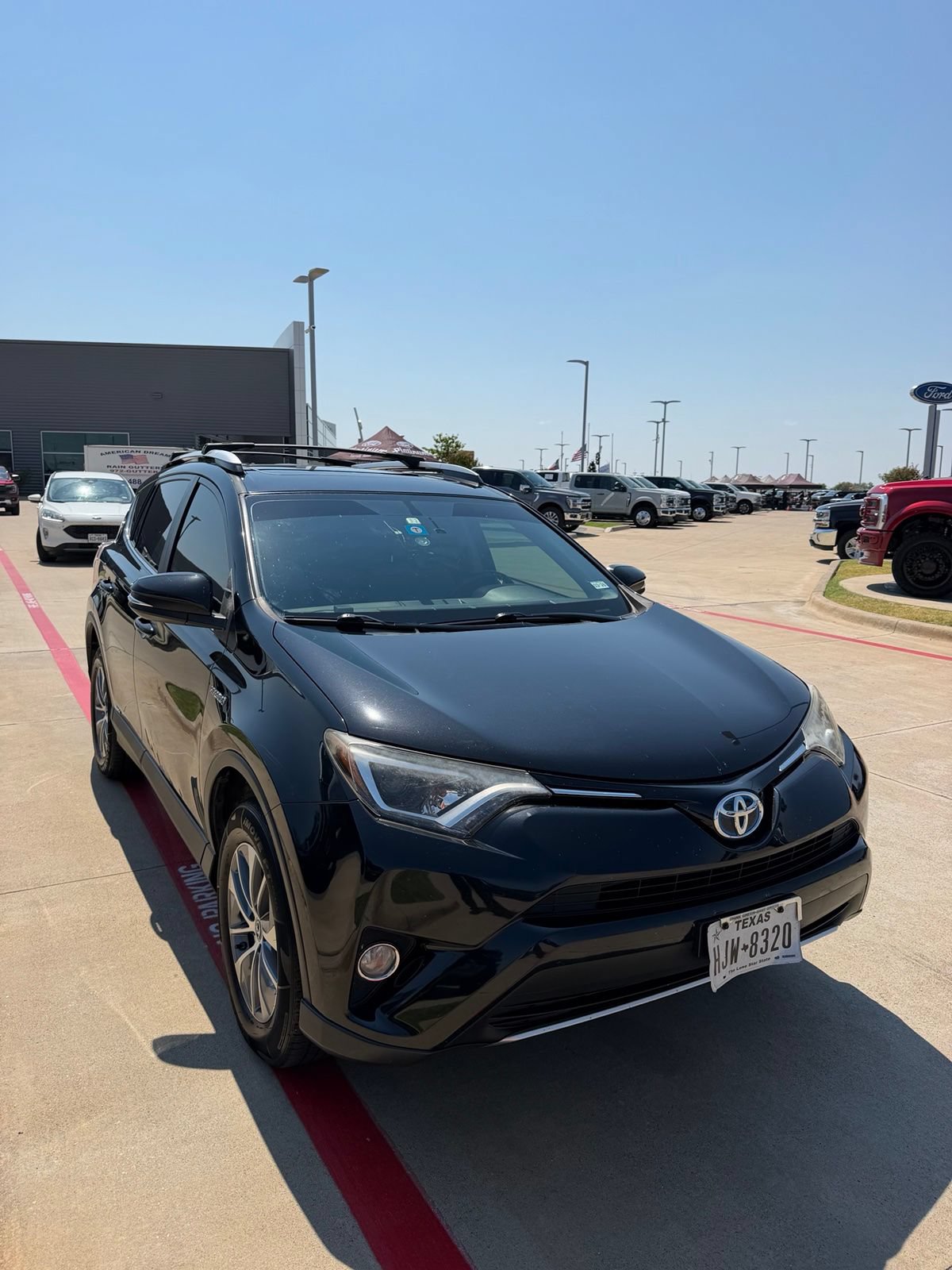 Used 2016 Toyota RAV4 XLE AWD/4WD image 1