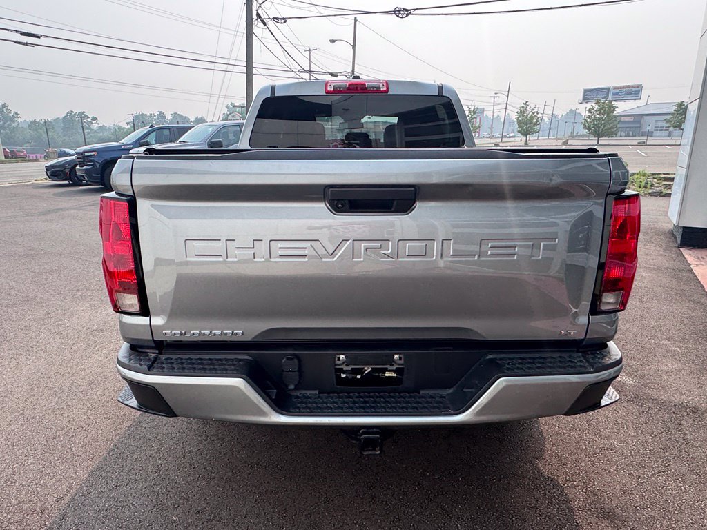 Used 2024 Chevrolet Colorado LT w/ Advanced Trailering Package AWD/4WD image 4