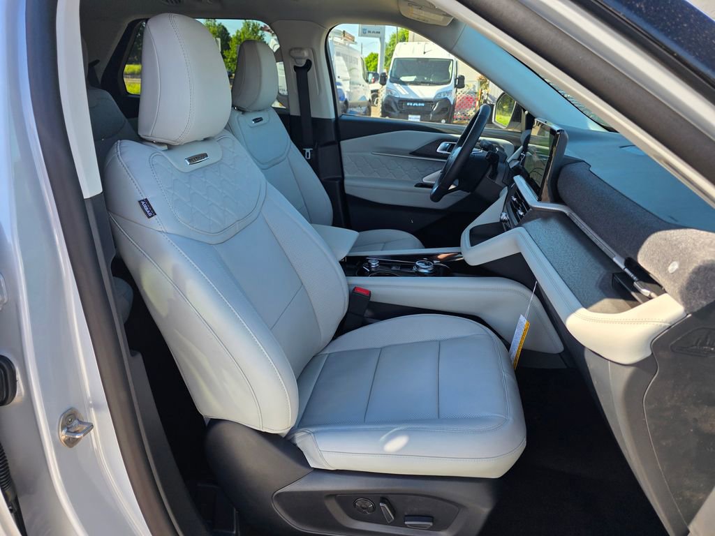 New 2026 Ford Explorer Platinum AWD/4WD image 32