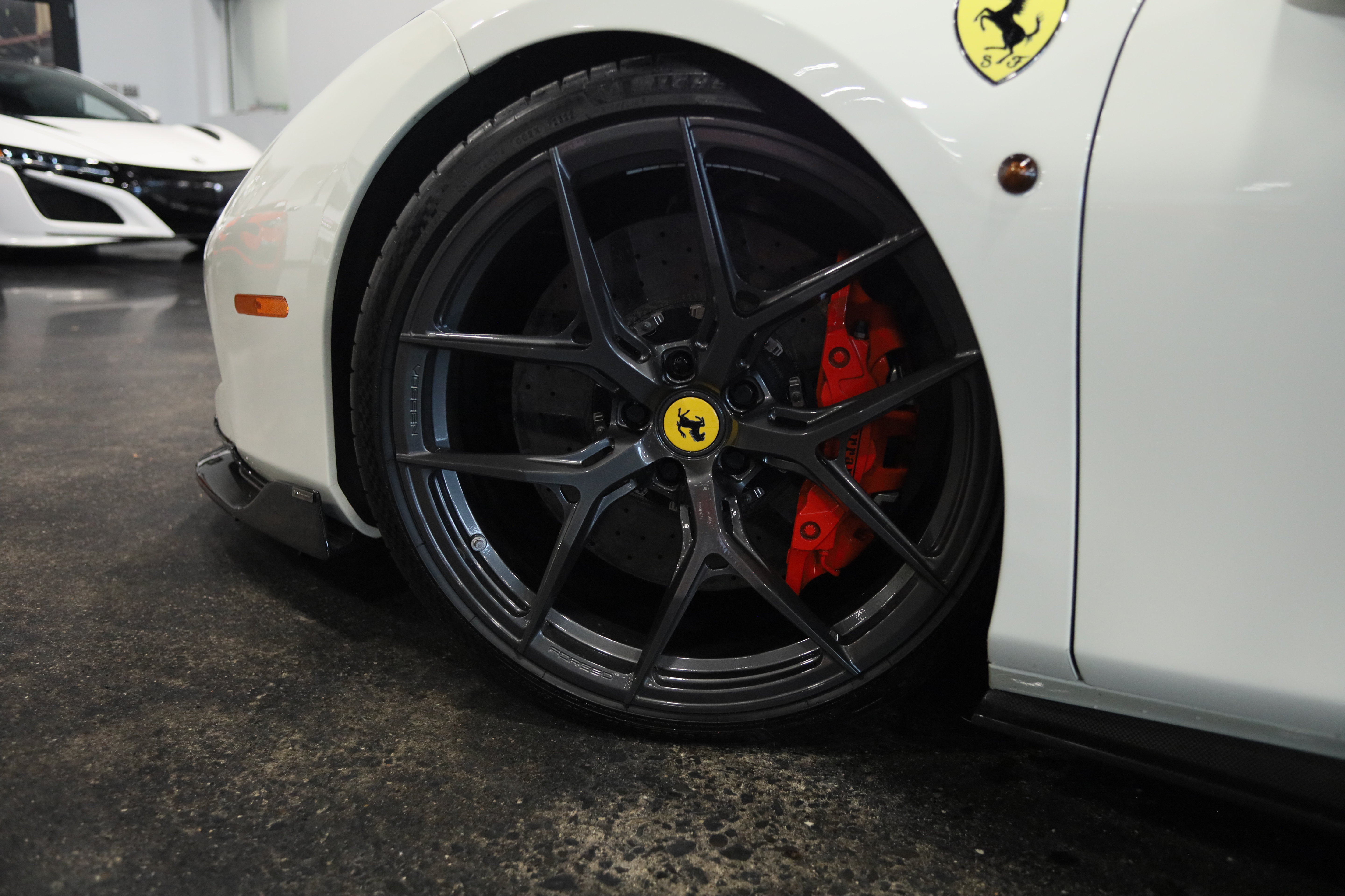 Used 2018 Ferrari 488 GTB RWD image 13