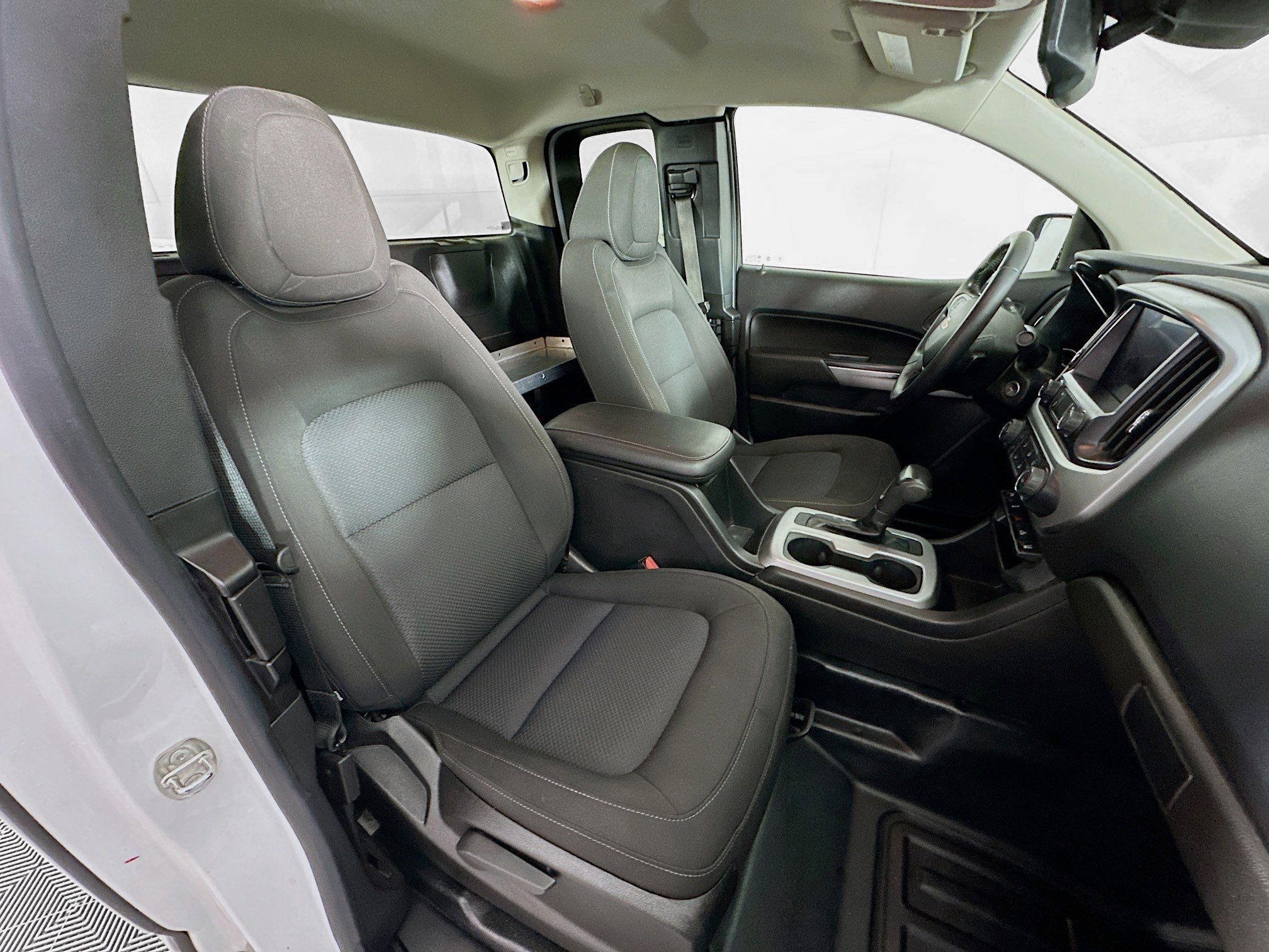 Used 2021 Chevrolet Colorado LT w/ Fleet Safety Package image 28