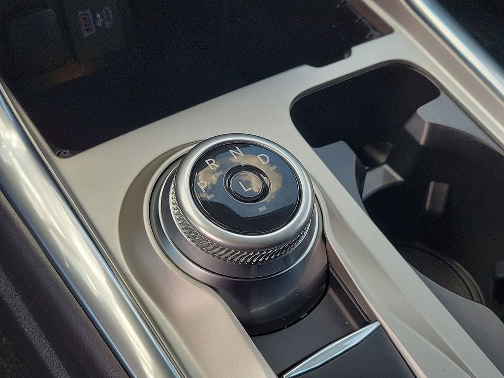 Used 2024 Ford Explorer XLT w/ Equipment Group 202A image 25