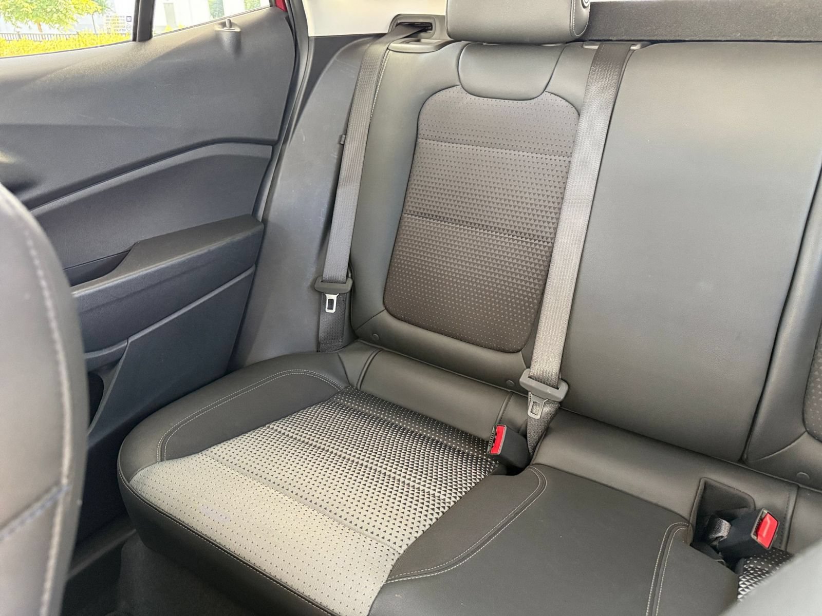 Used 2025 Chevrolet Trax LT FWD image 39