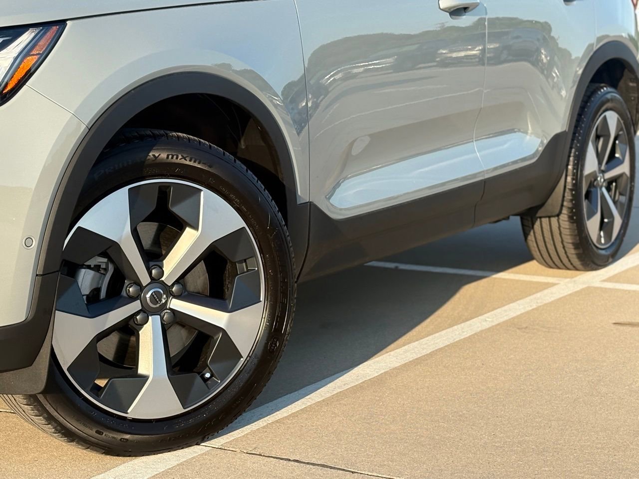 New 2026 Volvo XC40 B5 Plus w/ Protection Package Premier image 6
