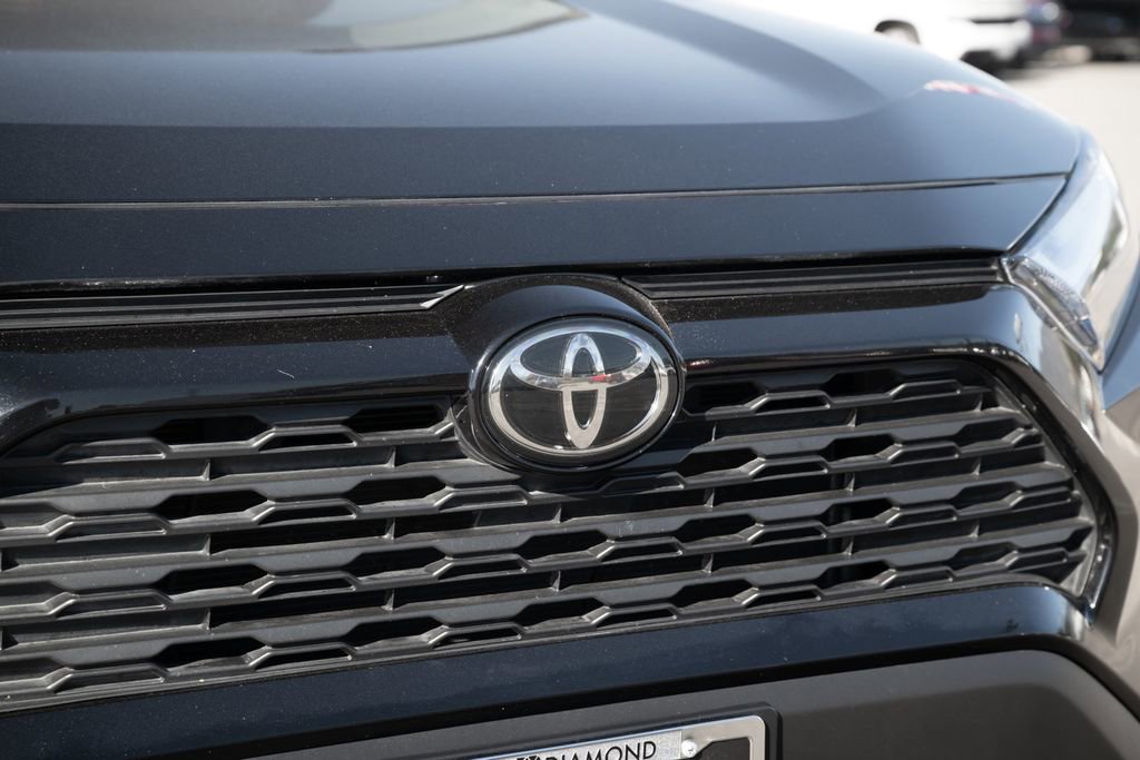 Used 2023 Toyota RAV4 XLE Premium AWD/4WD image 10