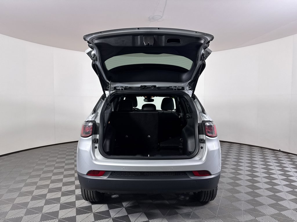 Used 2026 Jeep Compass Limited image 10