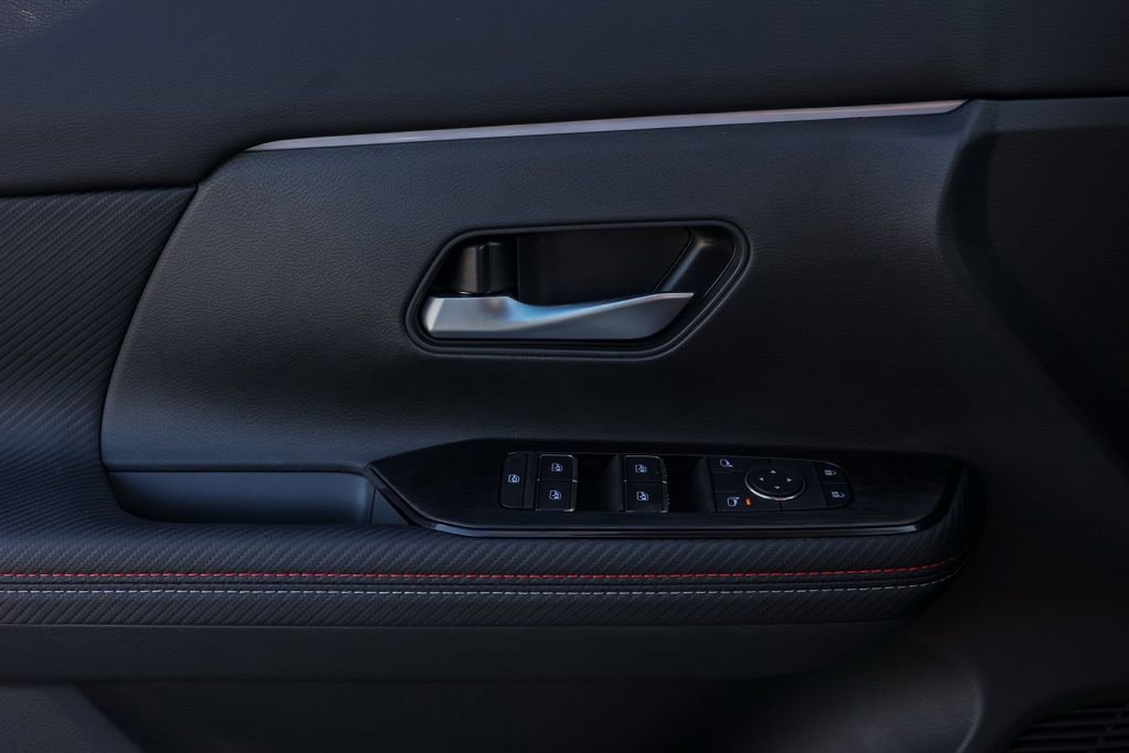 New 2026 Nissan Kicks SR image 24