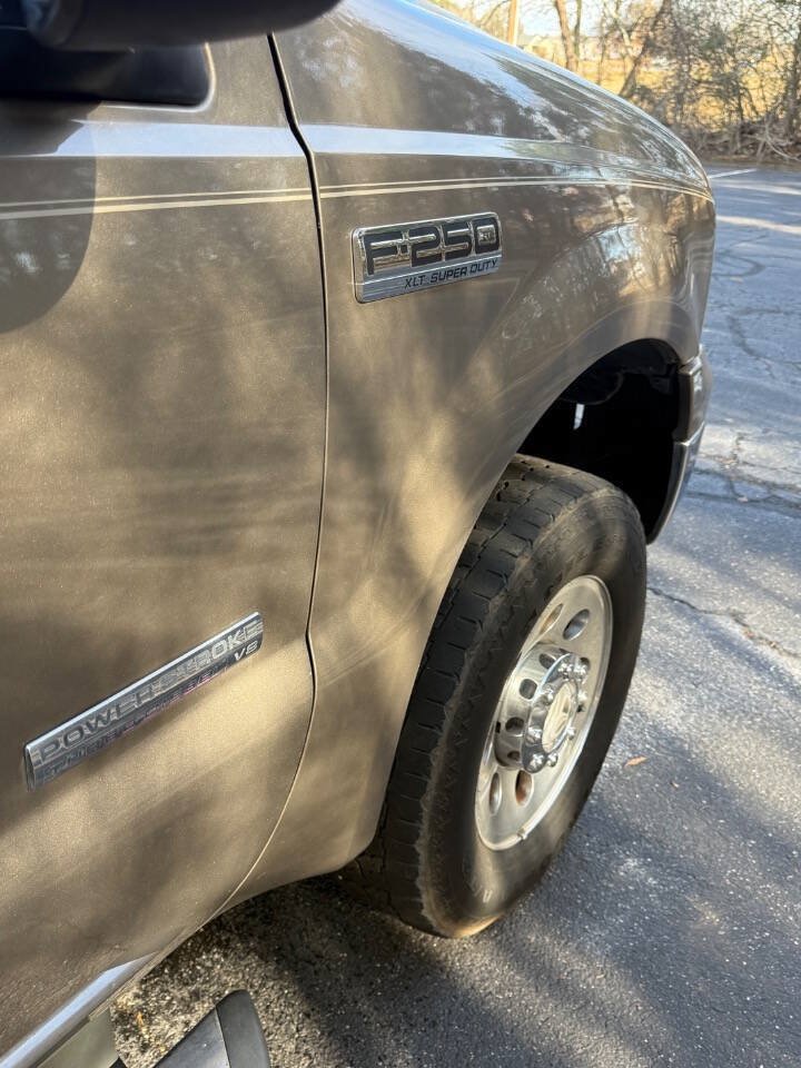 Used 2005 Ford F250 XLT AWD/4WD image 16