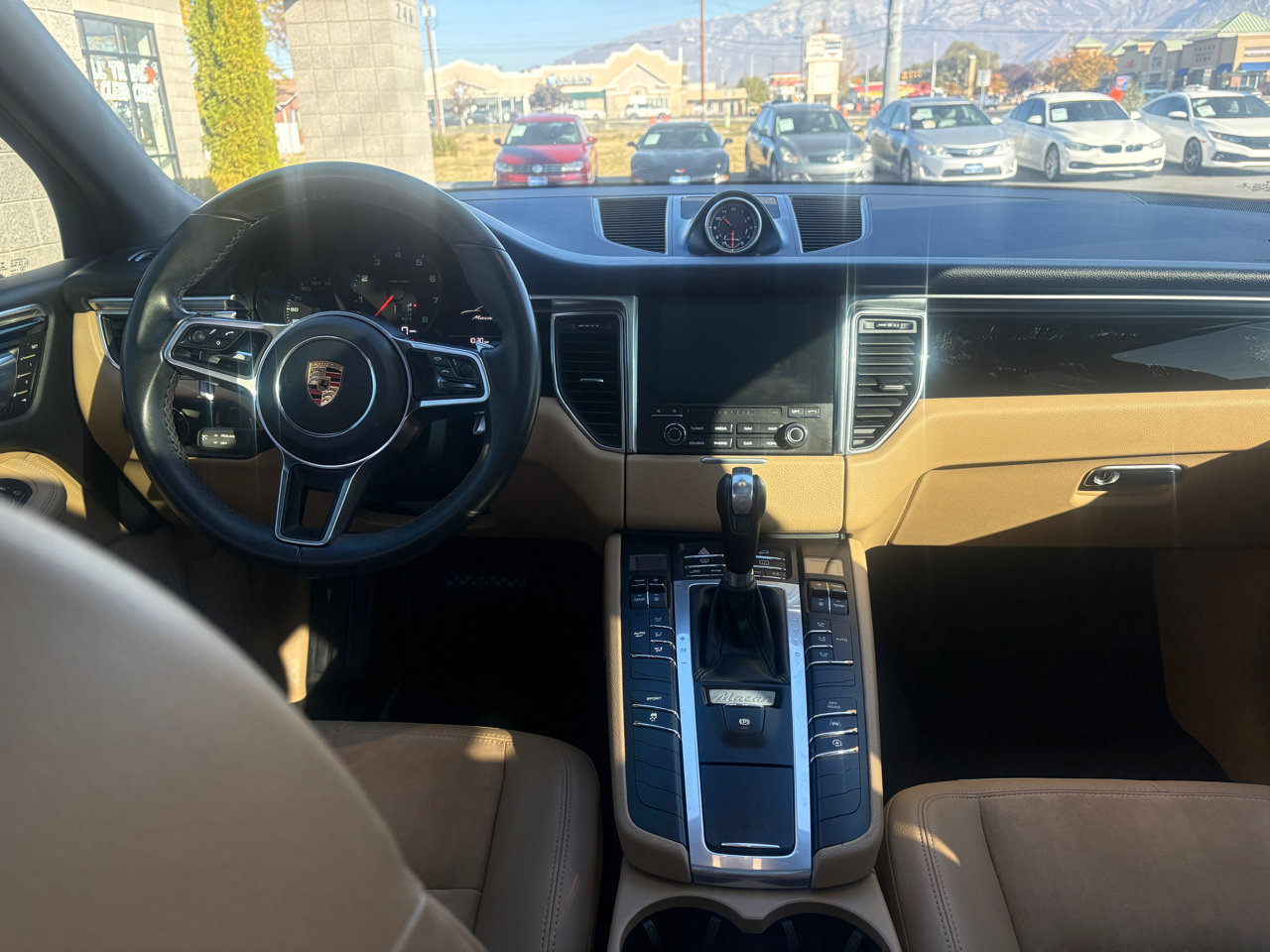 Used 2018 Porsche Macan image 14