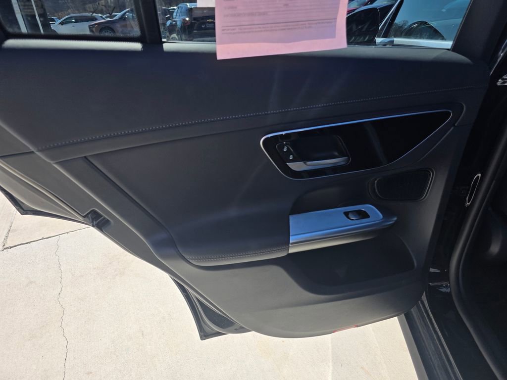 Used 2023 Mercedes-Benz GLC 300 4MATIC image 9