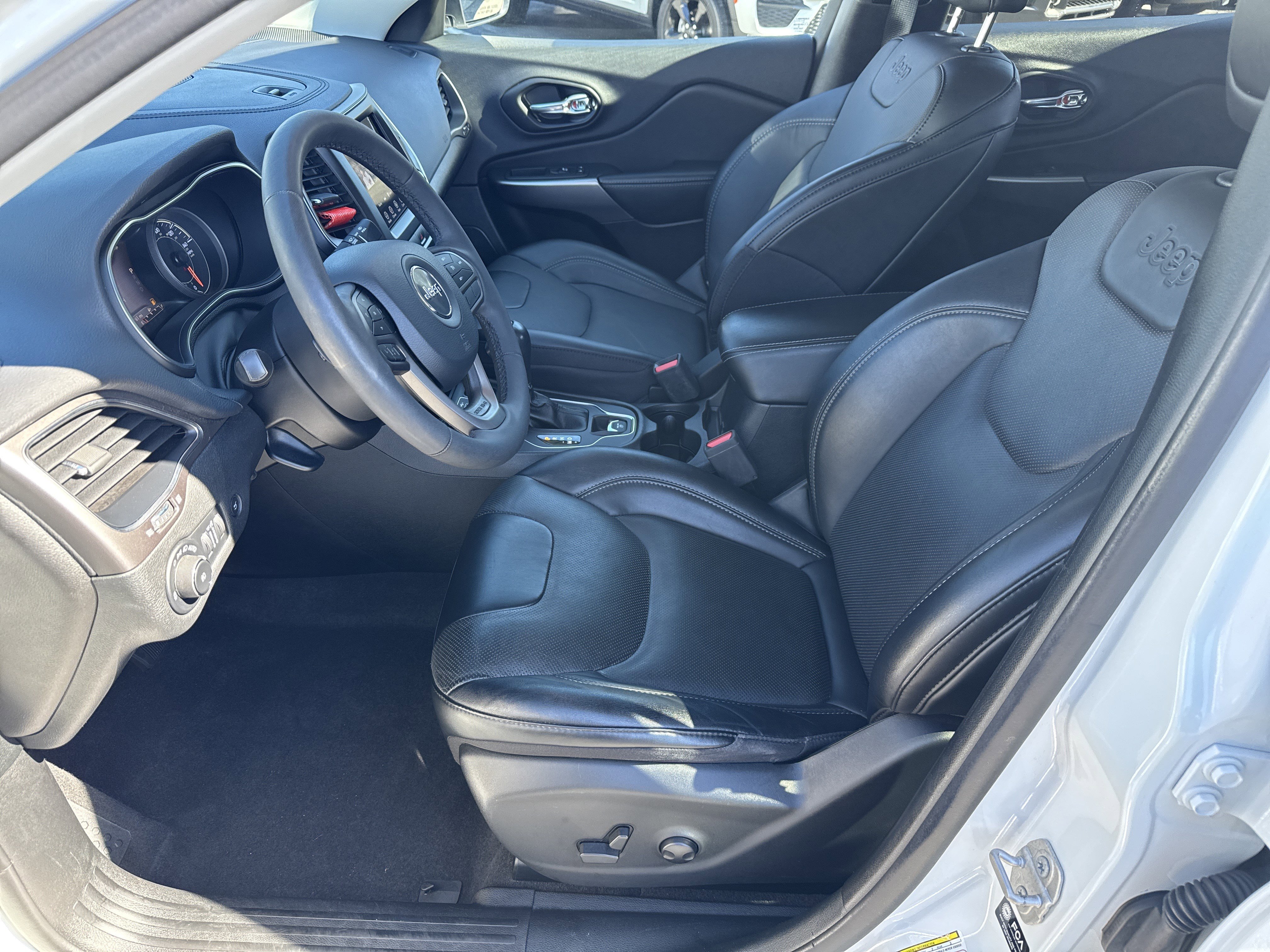 Used 2022 Jeep Cherokee Latitude Lux image 11