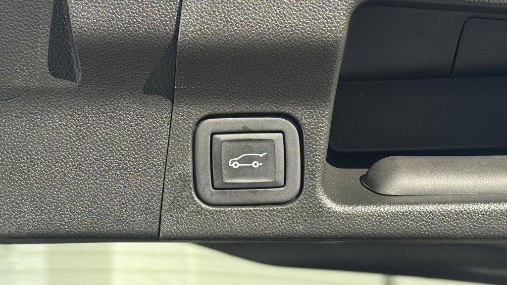 Used 2023 GMC Acadia AT4 w/ Preferred Package image 8