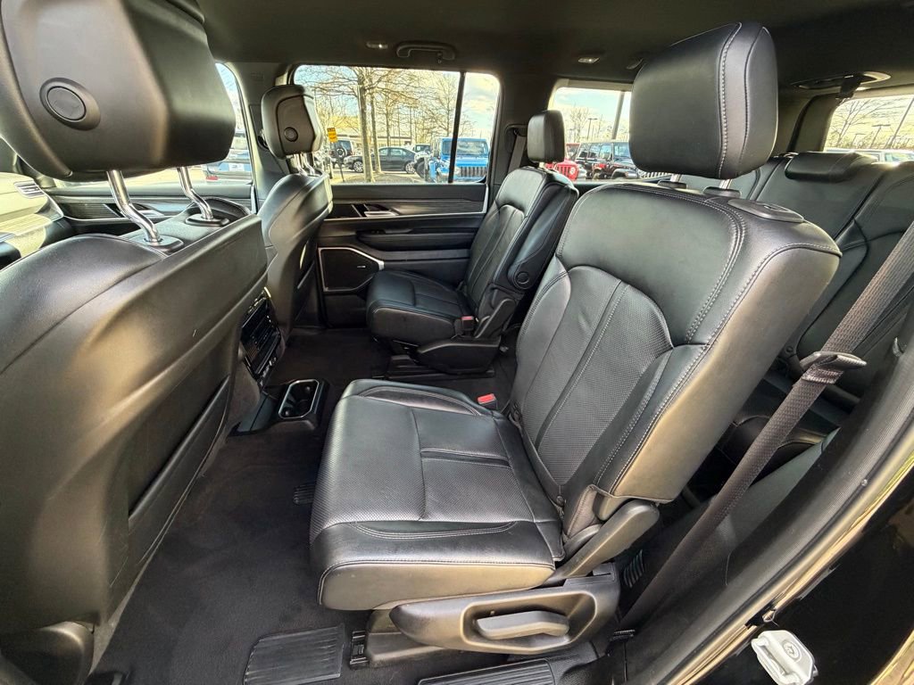 Certified 2024 Jeep Wagoneer Series II image 16