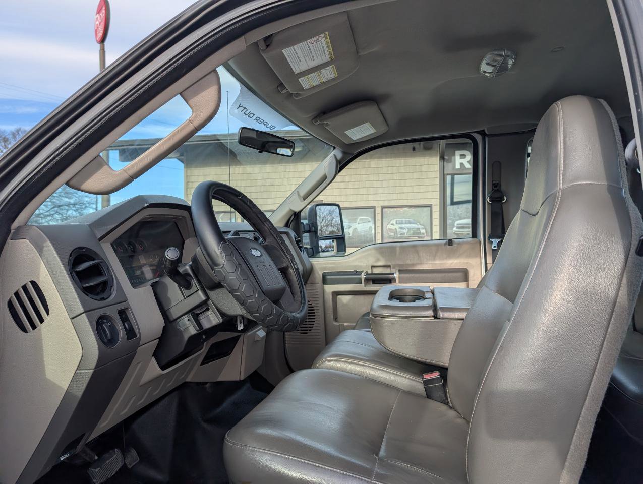 Used 2010 Ford F250 Lariat image 13