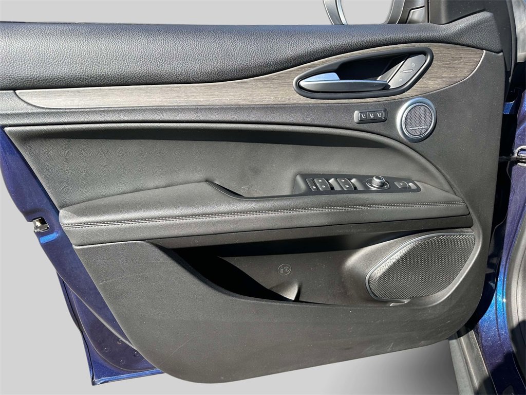 Used 2019 Alfa Romeo Stelvio Ti image 18