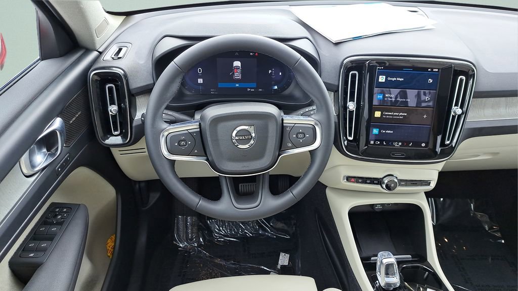 Used 2023 Volvo XC40 B5 Plus w/ Driver Assist Package image 14