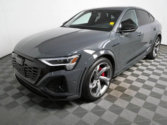 Used 2024 Audi SQ8 e-tron Premium Plus w/ Black Optic Package AWD/4WD image 33