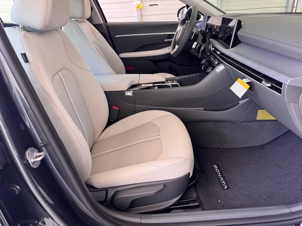 New 2026 Hyundai Sonata SEL FWD image 17
