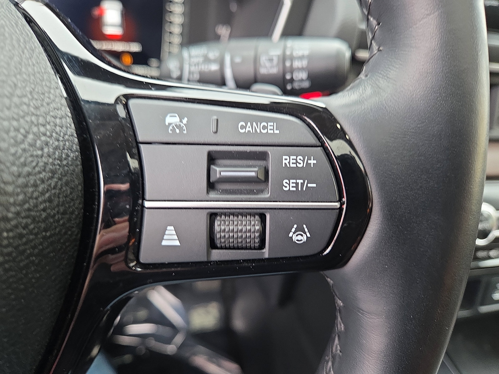 Used 2025 Honda Pilot Elite image 23
