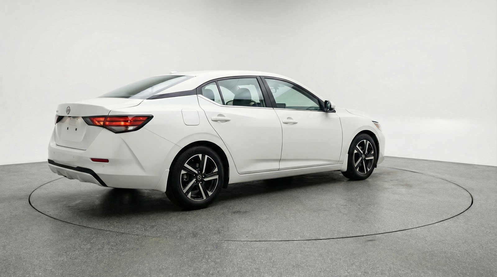 Used 2025 Nissan Sentra SV image 9