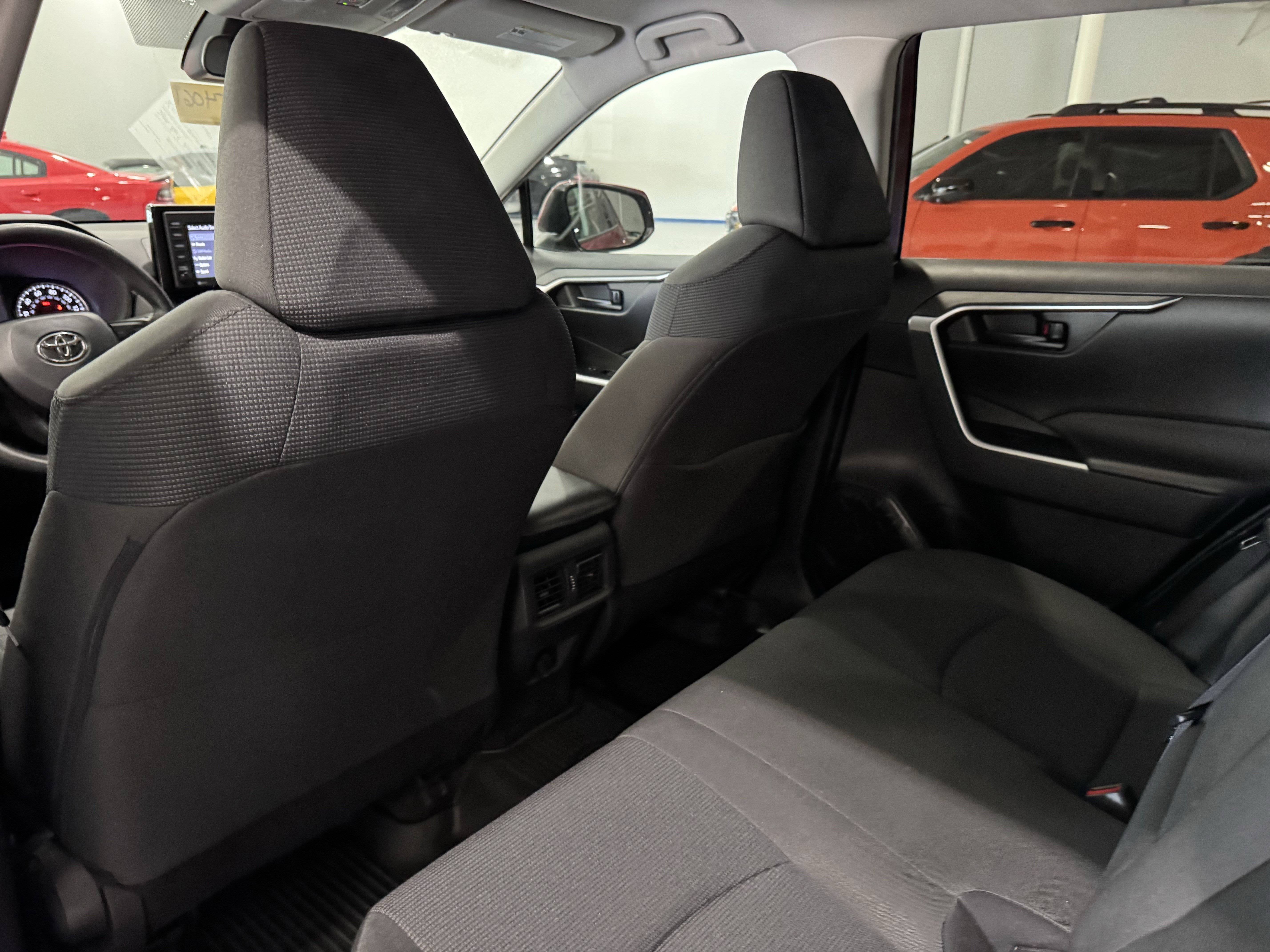 Used 2022 Toyota RAV4 LE image 30