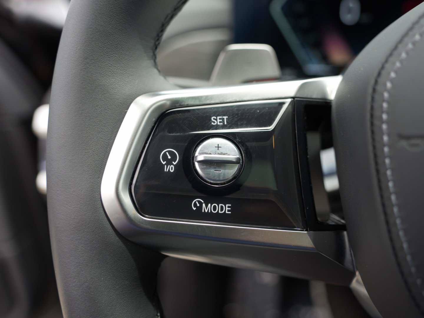 Used 2026 BMW 750e xDrive w/ Premium Package AWD/4WD image 15