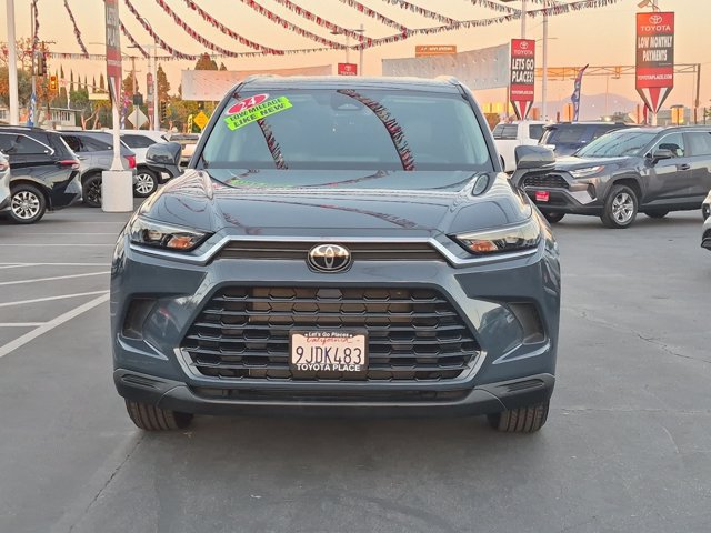 Used 2024 Toyota Grand Highlander AWD image 2