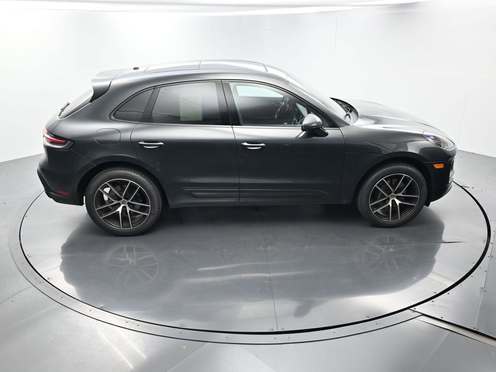 Certified 2023 Porsche Macan AWD/4WD image 38