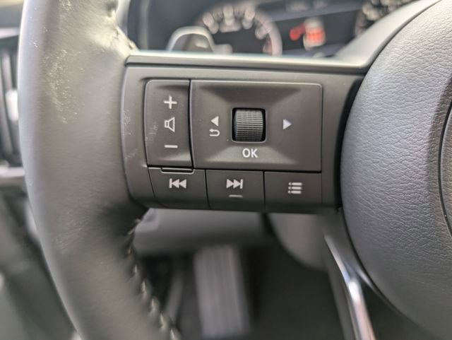 New 2025 Nissan Pathfinder SV image 18