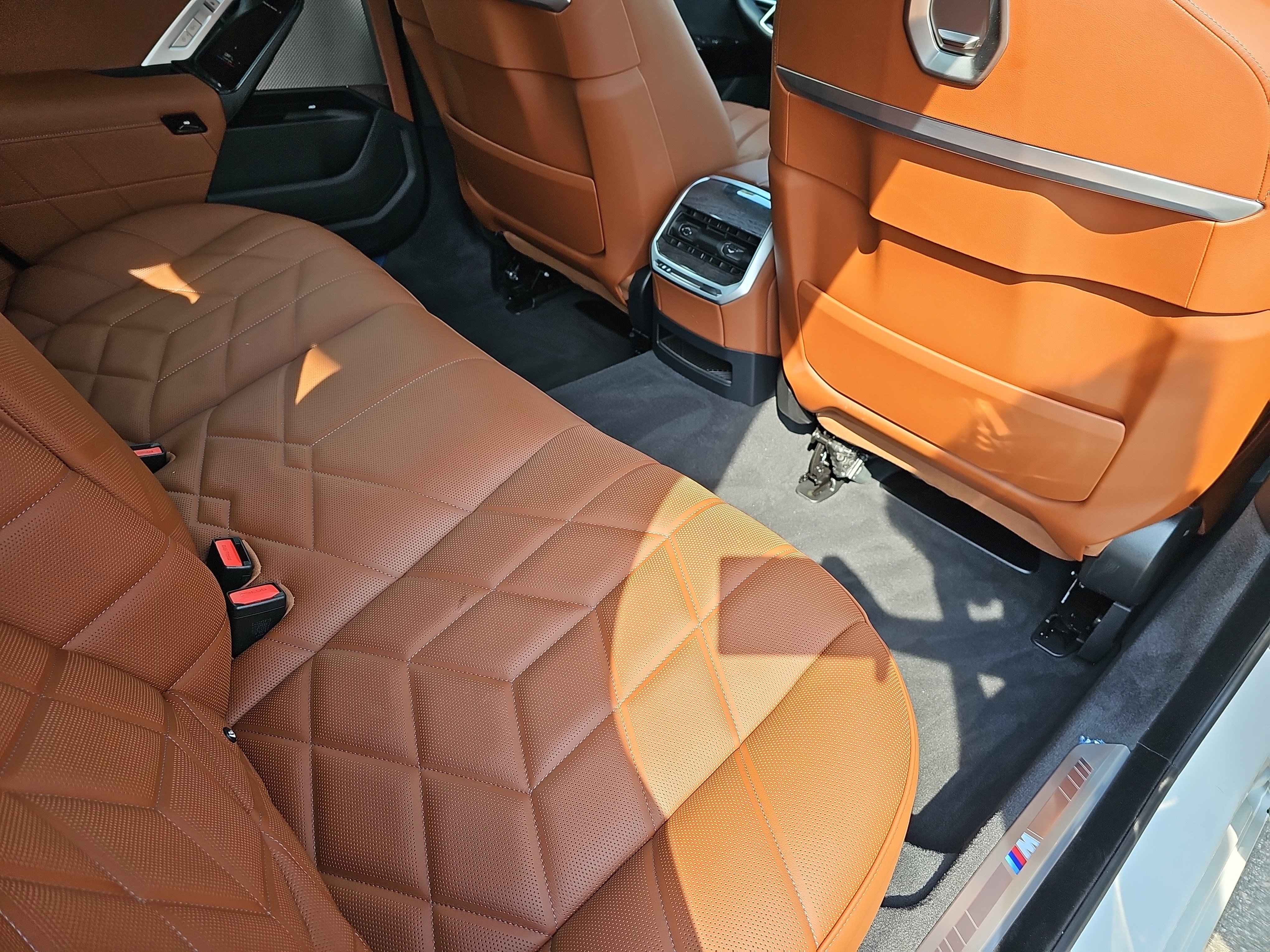 Certified 2025 BMW 750e xDrive image 12