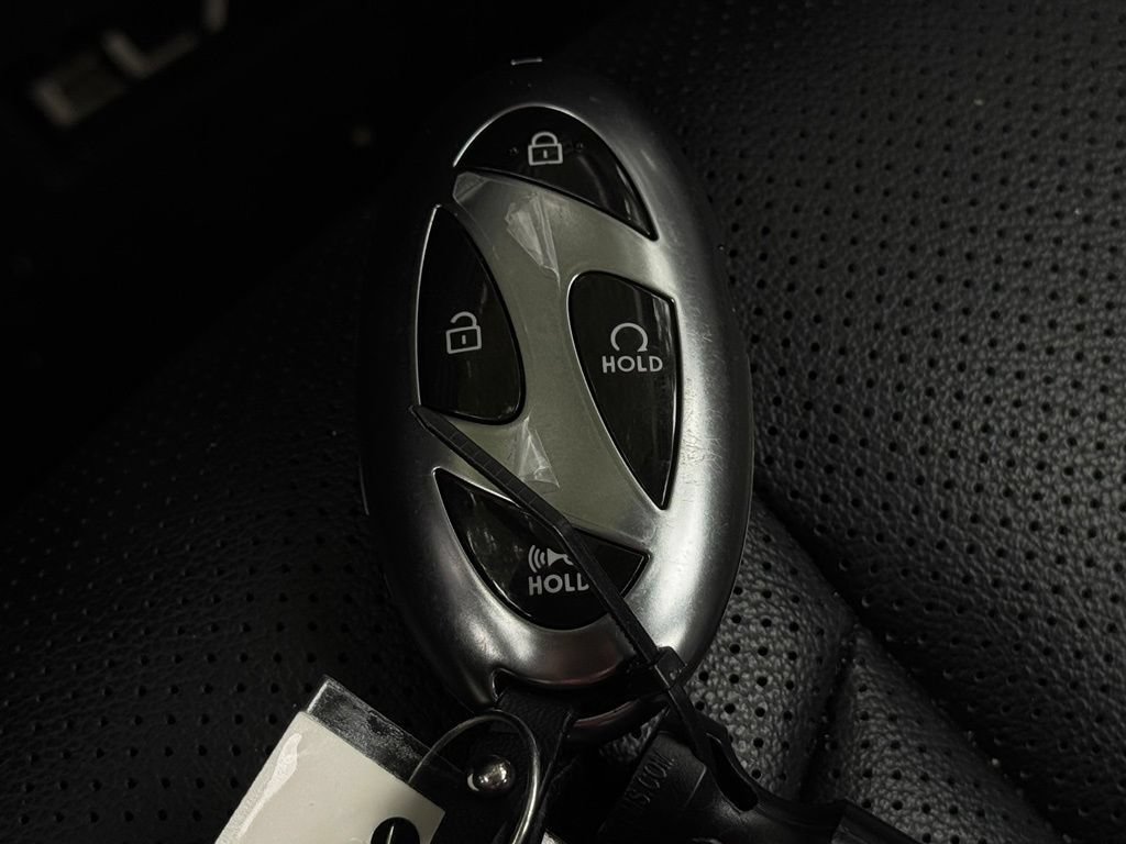 Certified 2024 Hyundai Elantra Limited FWD image 34