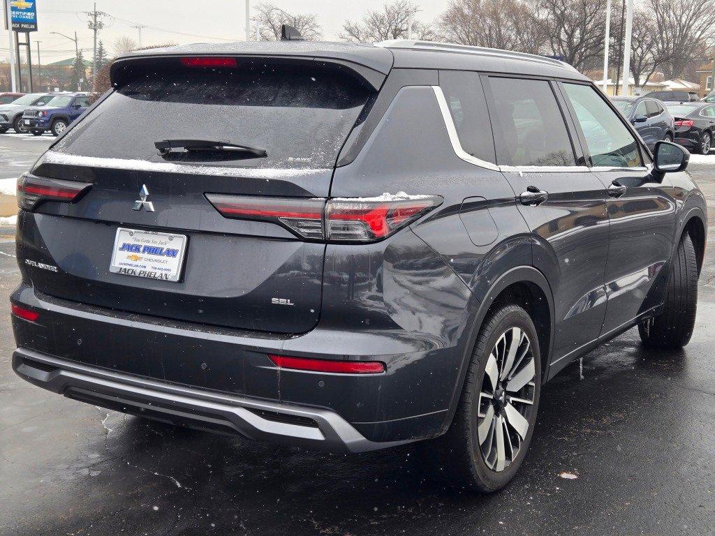 Used 2025 Mitsubishi Outlander SEL image 11