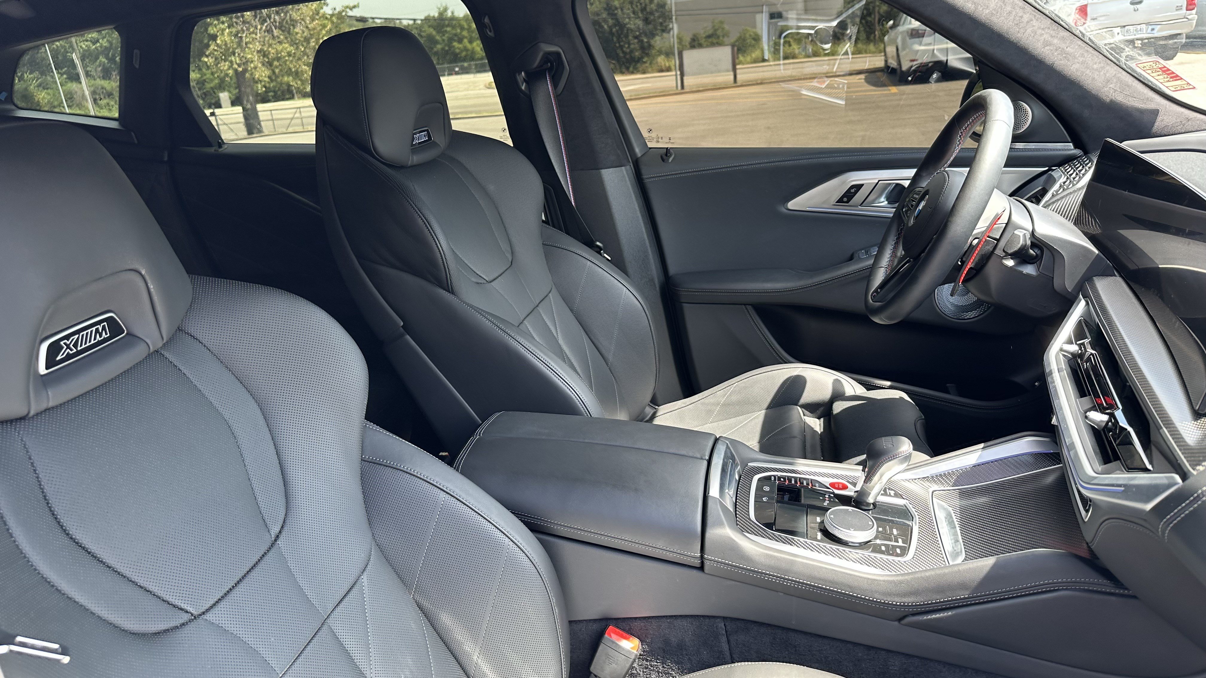 Certified 2025 BMW XM AWD/4WD image 33