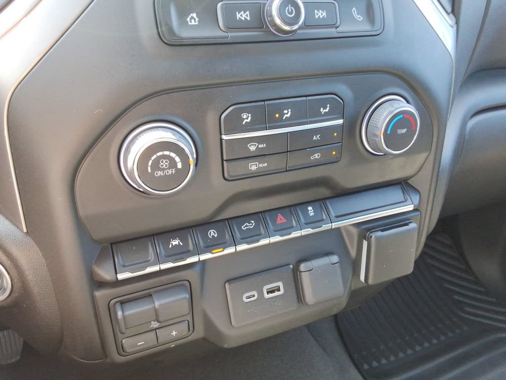 Certified 2024 Chevrolet Silverado 1500 Custom w/ LPO, Dark Essentials Package AWD/4WD image 33
