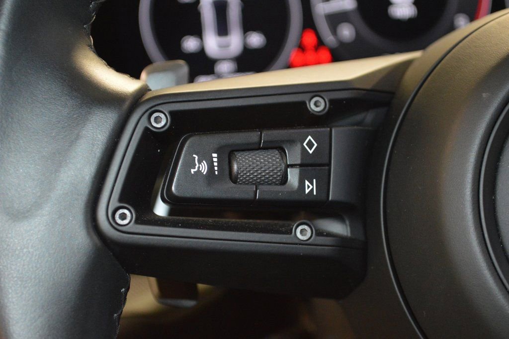 Certified 2024 Porsche Cayenne Coupe image 21