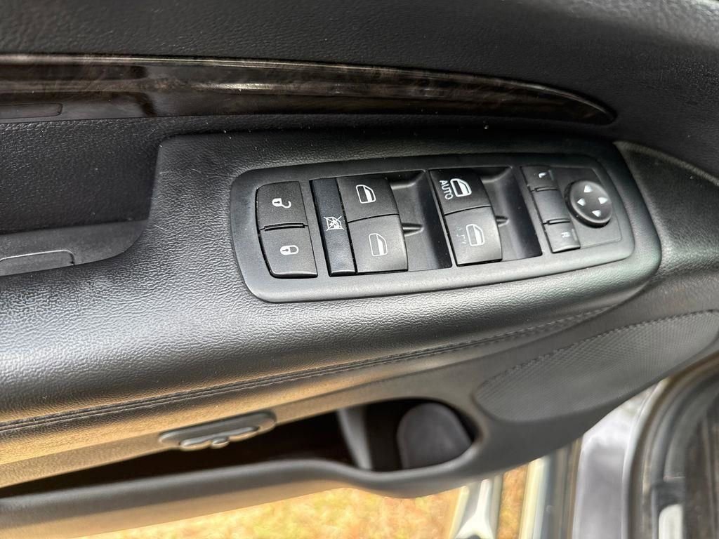 Used 2015 Dodge Durango Limited w/ Nav & Power Liftgate Group RWD image 19