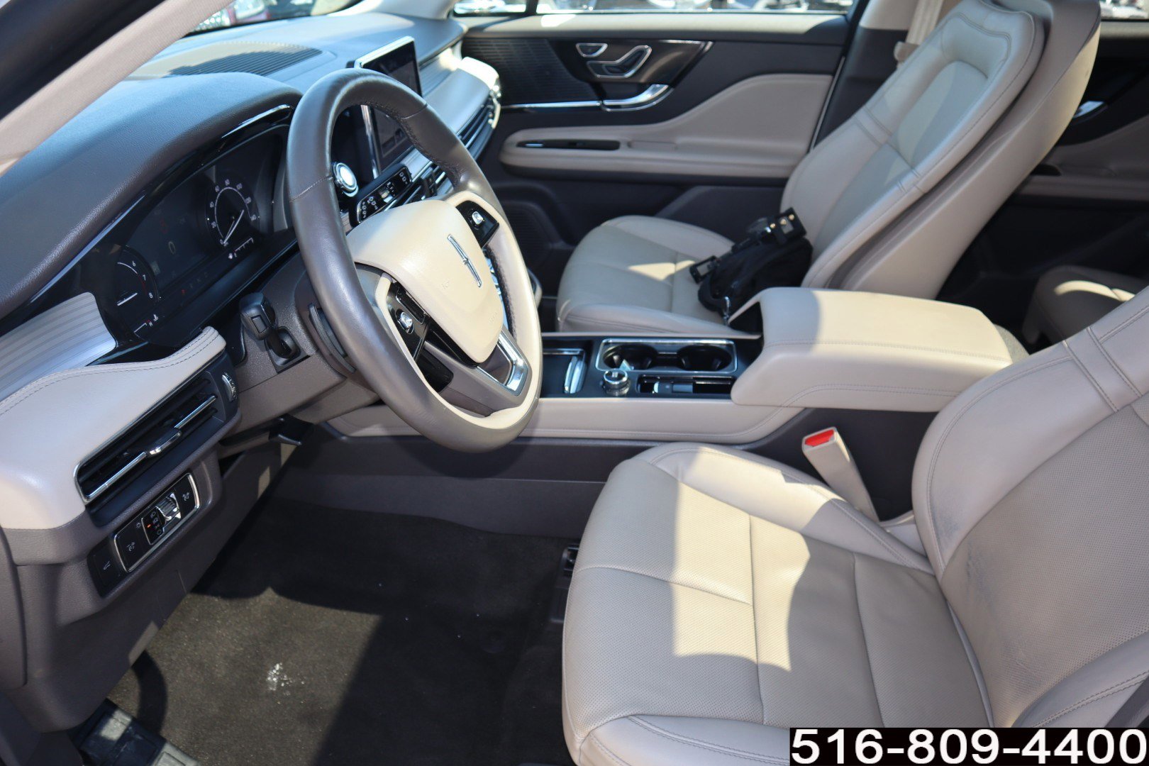 Used 2022 Lincoln Corsair AWD w/ Premium Package image 16