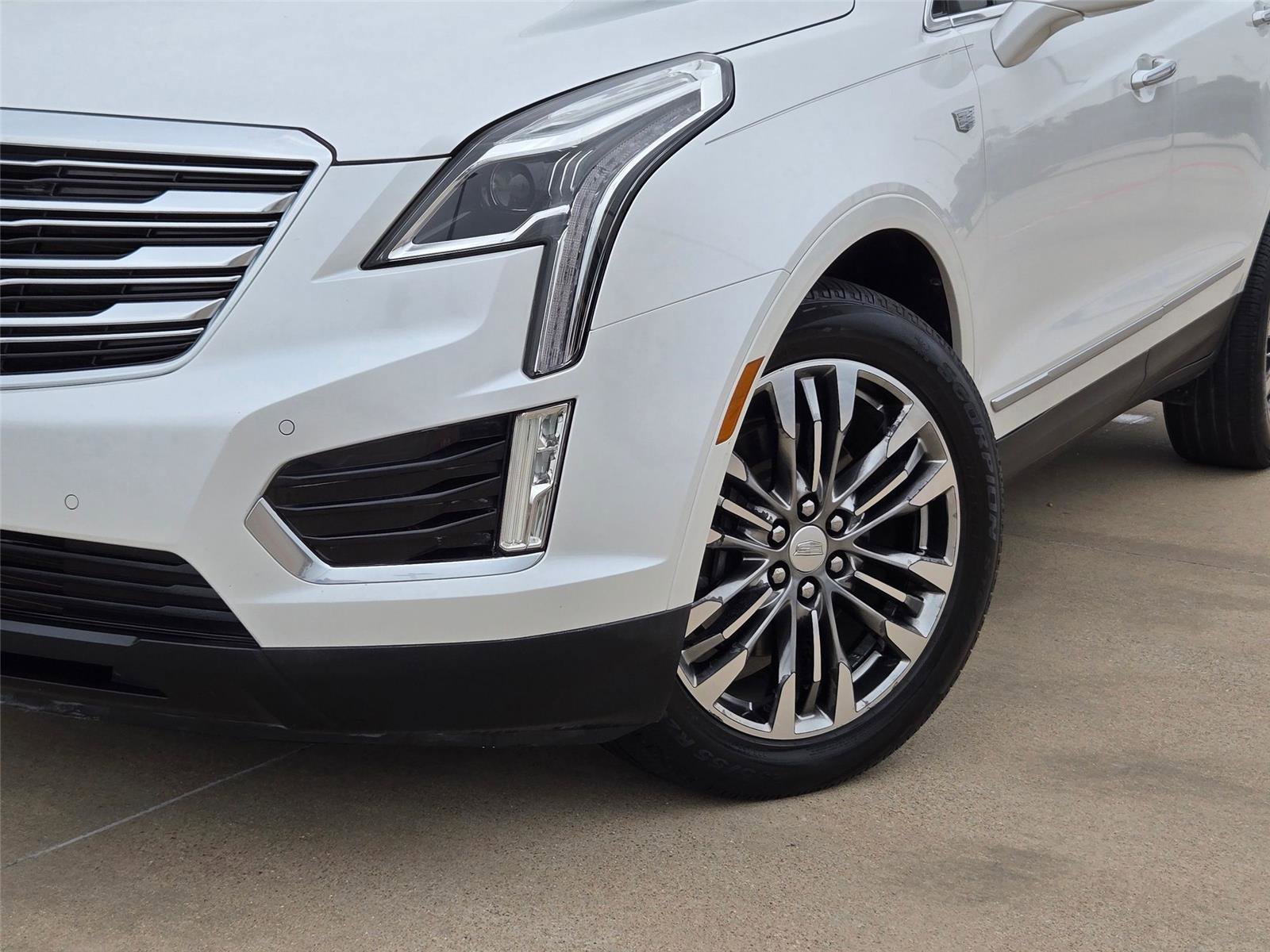Used 2017 Cadillac XT5 Premium Luxury FWD image 7