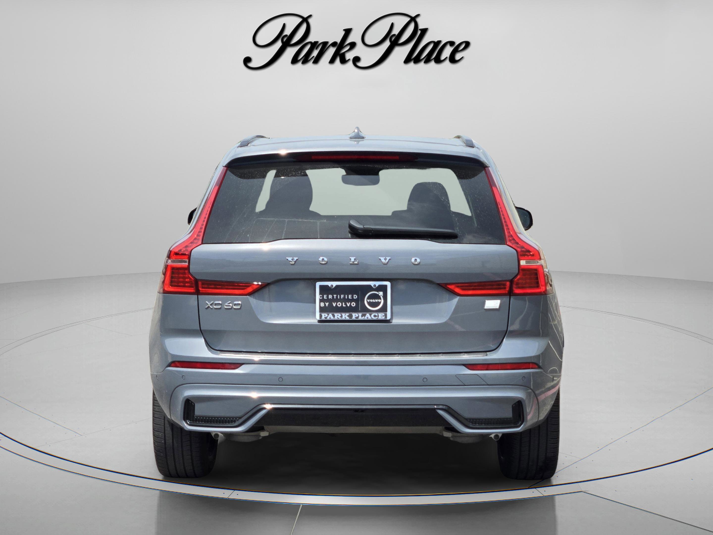 Used 2024 Volvo XC60 T8 Ultimate w/ Climate Package AWD/4WD image 4