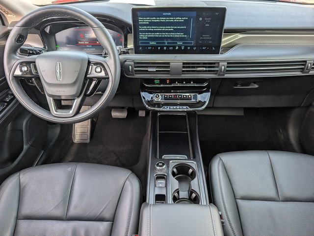 Used 2025 Lincoln Corsair Grand Touring w/ Equipment Group 301A image 9